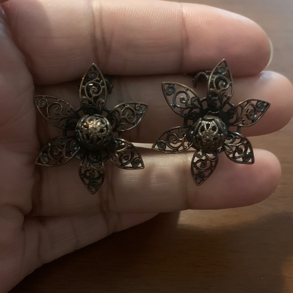Elegant Floral Copper Cip On Earrings